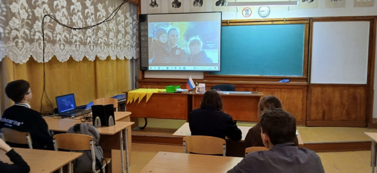 Просмотр фильма "Счастливые люди".